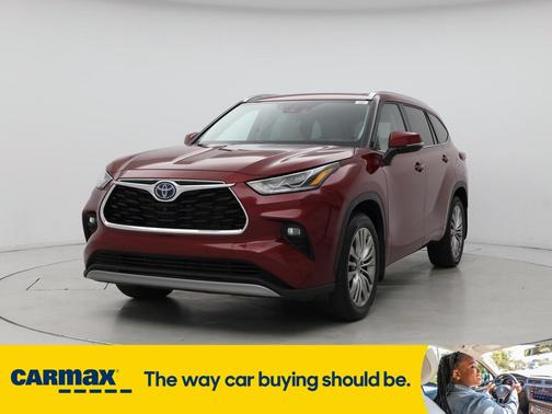 2022 Toyota Highlander Hybrid Platinum