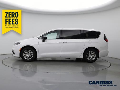 White 2025 Chrysler Pacifica Select