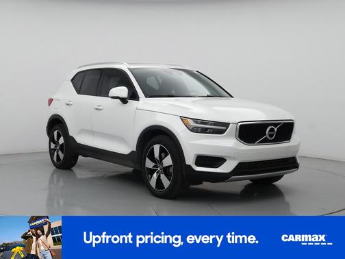 2022 Volvo XC40 T5 Momentum