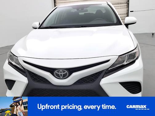 White 2020 Toyota Camry SE