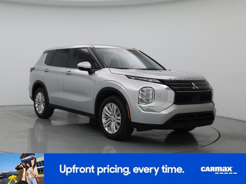 Silver 2024 Mitsubishi Outlander ES