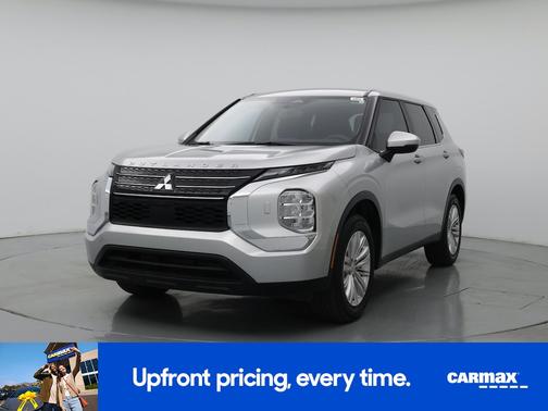 Silver 2024 Mitsubishi Outlander ES
