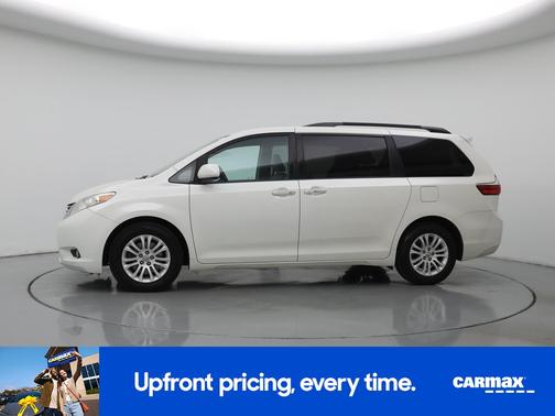 White 2017 Toyota Sienna XLE