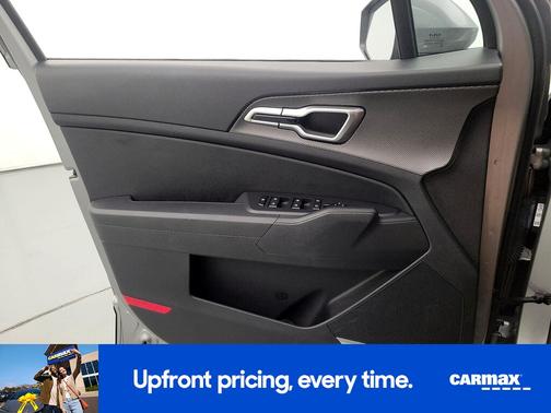 Silver 2025 Kia Sportage LX