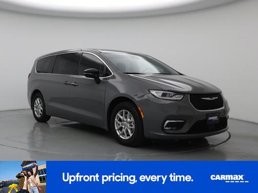 Gray 2025 Chrysler Pacifica Select