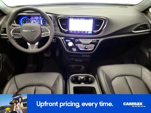 Gray 2025 Chrysler Pacifica Select