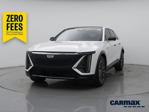 White 2024 Cadillac LYRIQ Sport 1