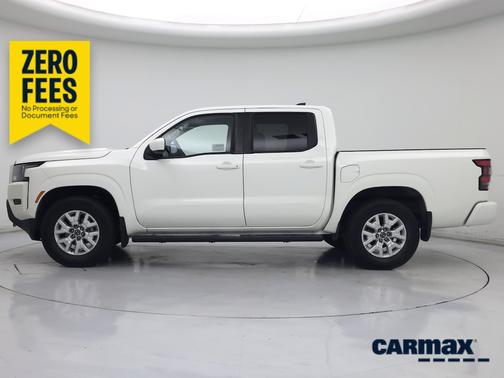 White 2022 Nissan Frontier SV