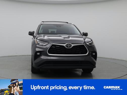 Gray 2023 Toyota Highlander XLE