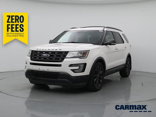 White 2017 Ford Explorer XLT