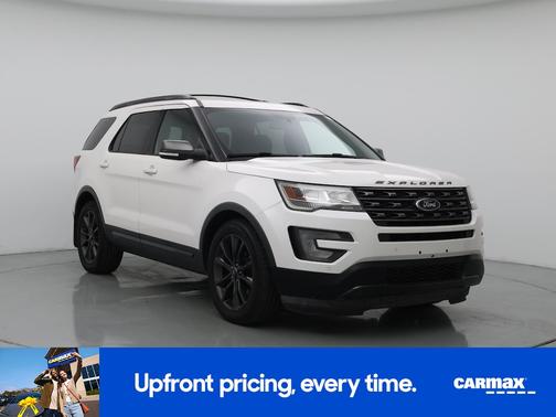 White 2017 Ford Explorer XLT