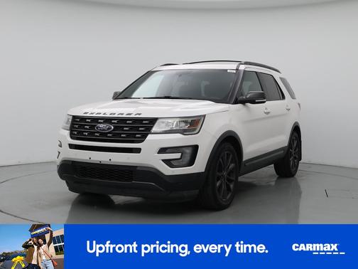 White 2017 Ford Explorer XLT