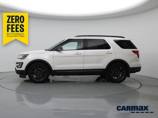 White 2017 Ford Explorer XLT