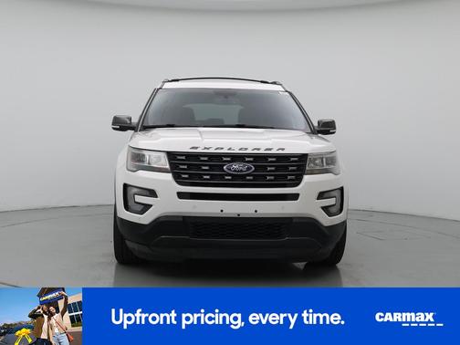 White 2017 Ford Explorer XLT