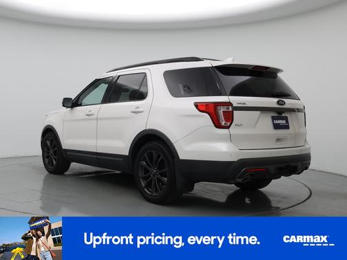 White 2017 Ford Explorer XLT