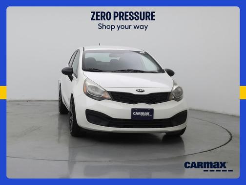 White 2015 Kia Rio LX