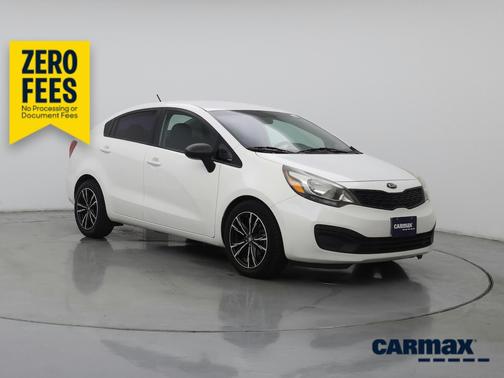 White 2015 Kia Rio LX