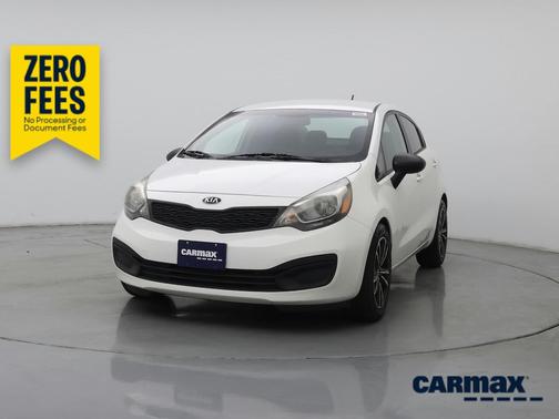 White 2015 Kia Rio LX