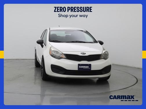 White 2015 Kia Rio LX