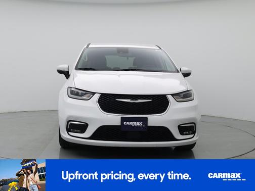 White 2023 Chrysler Pacifica Touring L