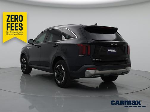Black 2024 Kia Sorento S