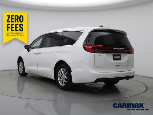 White 2025 Chrysler Pacifica Select