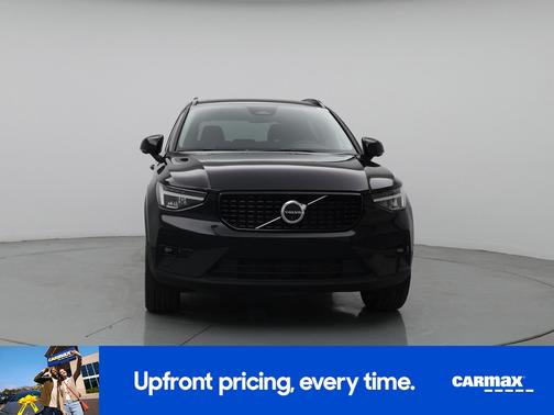 2025 Volvo XC40 B5 Plus Dark Theme
