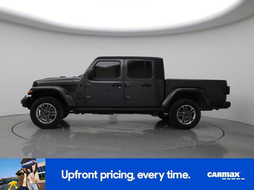Gray 2021 Jeep Gladiator Freedom