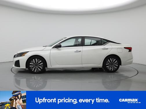 White 2025 Nissan Altima SV
