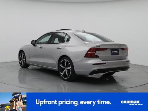 2024 Volvo S60 B5 Plus Dark Theme