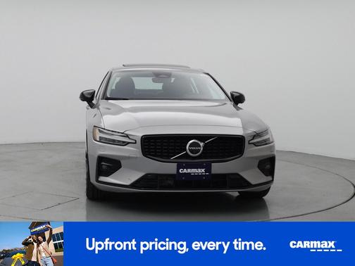2024 Volvo S60 B5 Plus Dark Theme