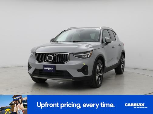 2024 Volvo XC40 B5 Plus Bright Theme