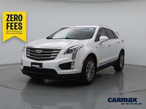 White 2017 Cadillac XT5 Luxury