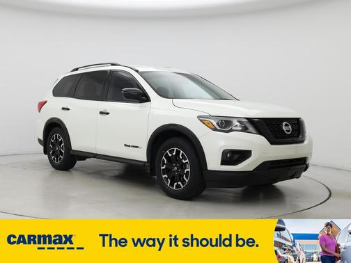 2020 Nissan Pathfinder SV