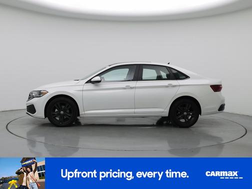 White 2023 Volkswagen Jetta SE