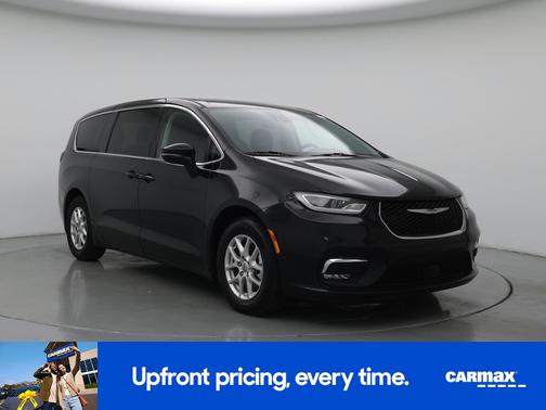 Black 2023 Chrysler Pacifica Touring L