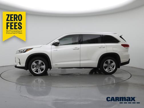 White 2019 Toyota Highlander Hybrid Limited