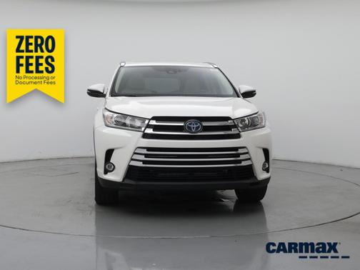 White 2019 Toyota Highlander Hybrid Limited