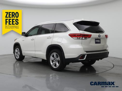 White 2019 Toyota Highlander Hybrid Limited