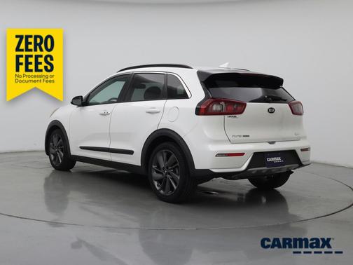 White 2017 Kia Niro EX