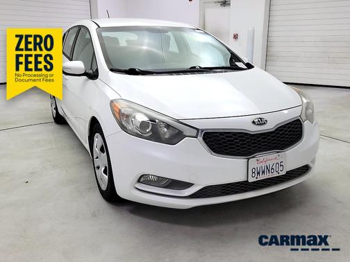 White 2016 Kia Forte LX