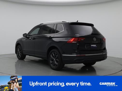 Black 2022 Volkswagen Tiguan SE