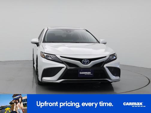 White 2021 Toyota Camry Hybrid XSE