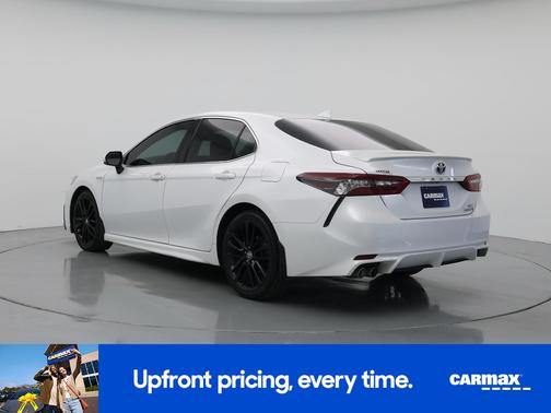 White 2021 Toyota Camry Hybrid XSE