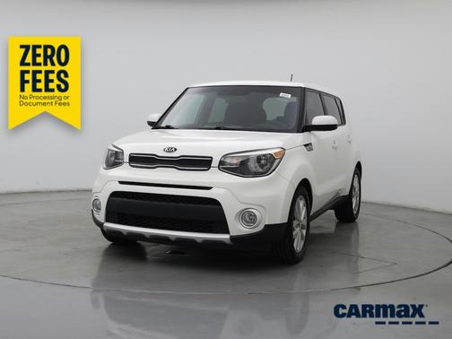 White 2017 Kia Soul +