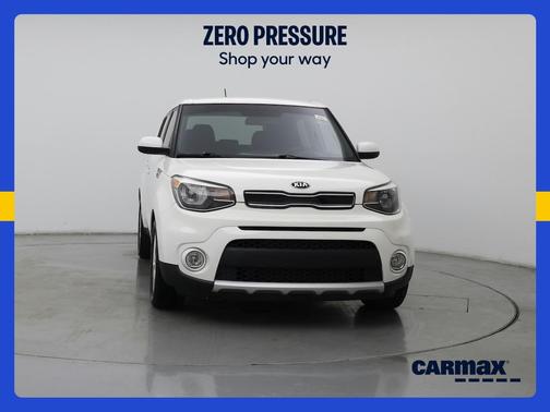 White 2017 Kia Soul +