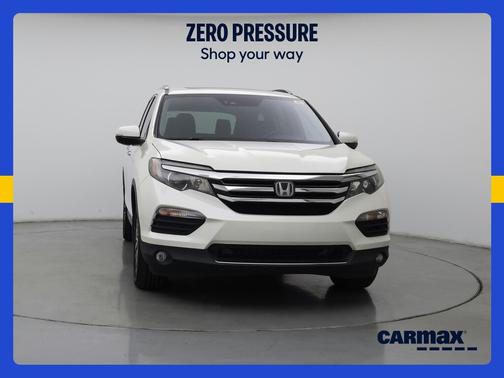 White 2018 Honda Pilot Elite