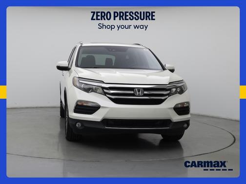 White 2018 Honda Pilot Elite