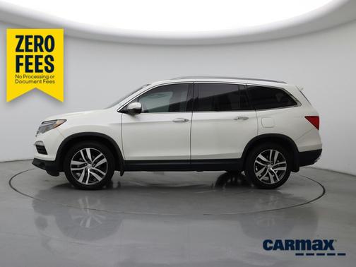 White 2018 Honda Pilot Elite
