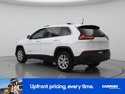 White 2018 Jeep Cherokee Latitude Plus